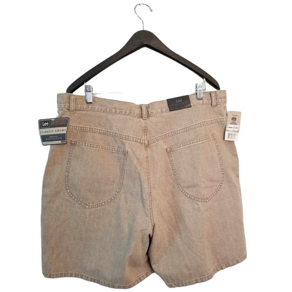 LEE Lower Rise relaxed seat Women's Shorts Size 20W 39/40 Inseam 6 inches Khaki